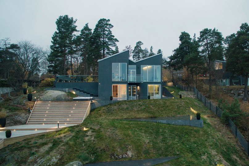 Modern Villa in Sweden Offers Panoramic Sea