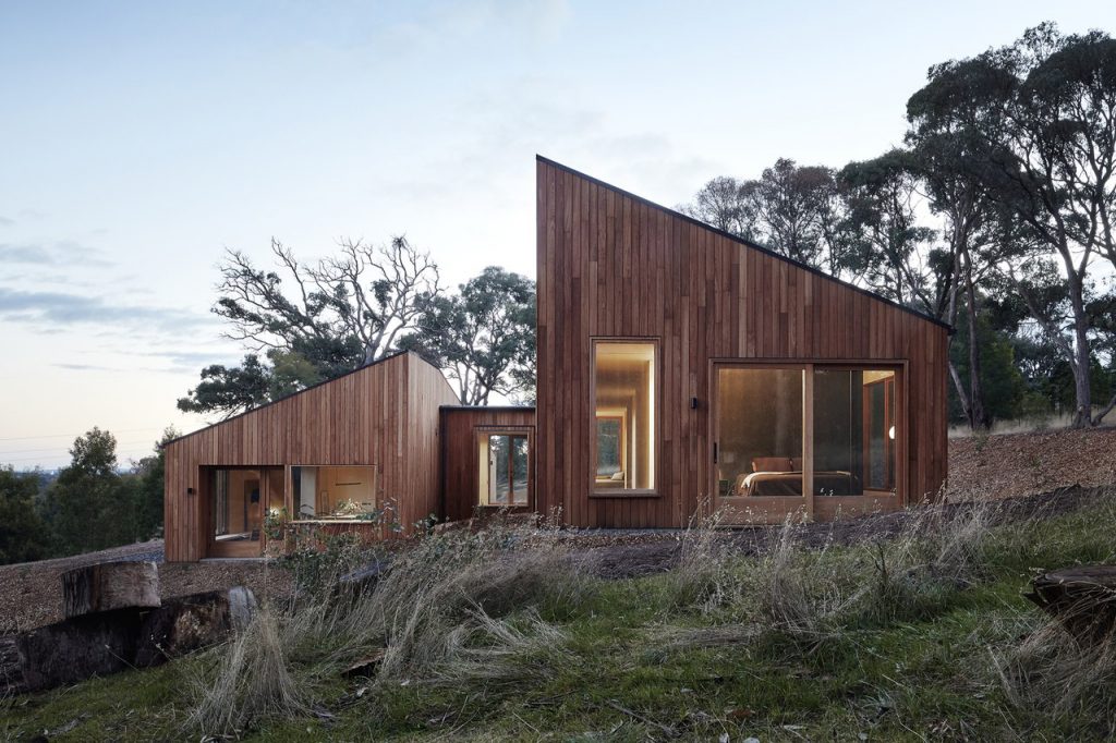 Two Halves / Moloney Architects