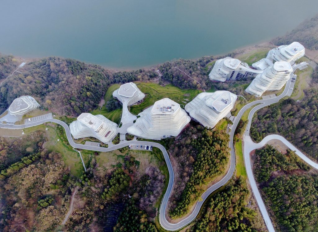 Huangshan Mountain Village / MAD Architects
