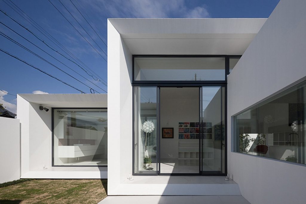 The House for Contemporary Art / F.