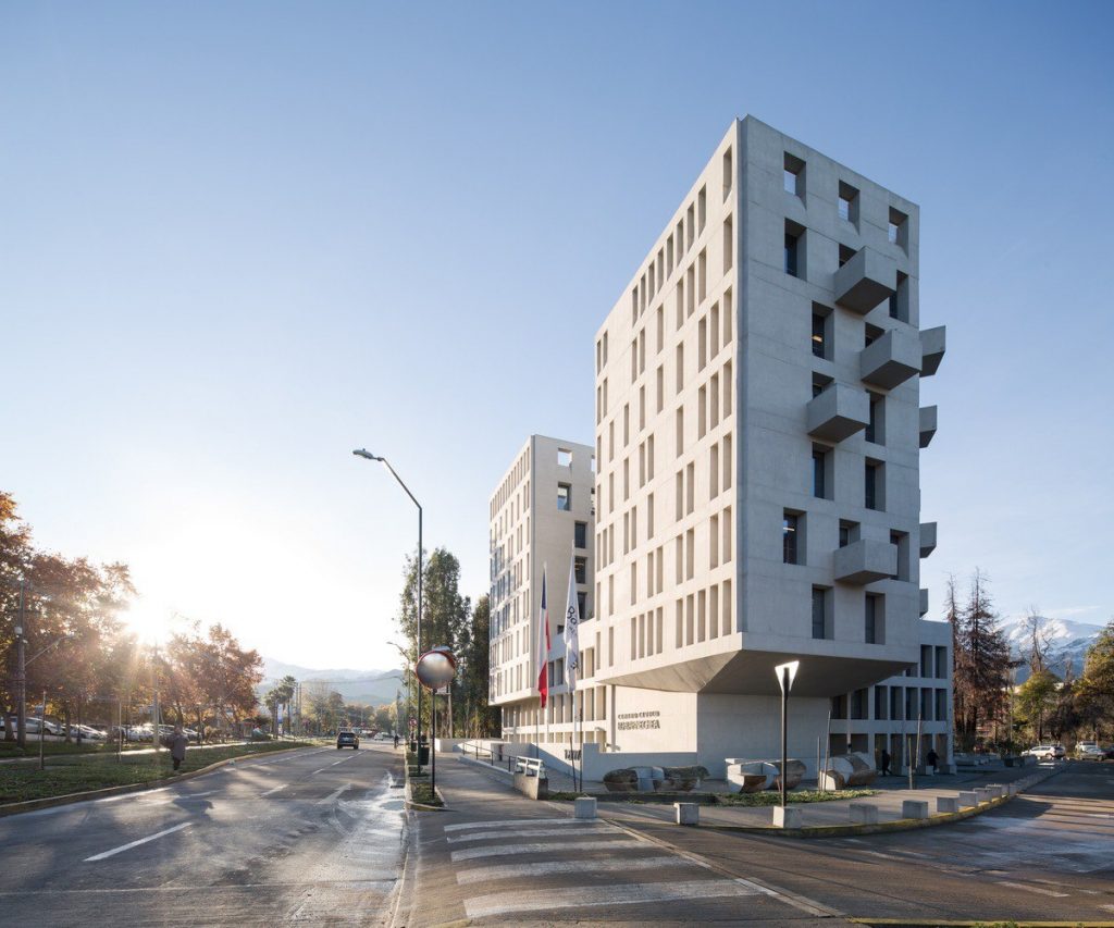 Municipalidad Lo Barnechea / Gonzalo Mardones V Arquitectos