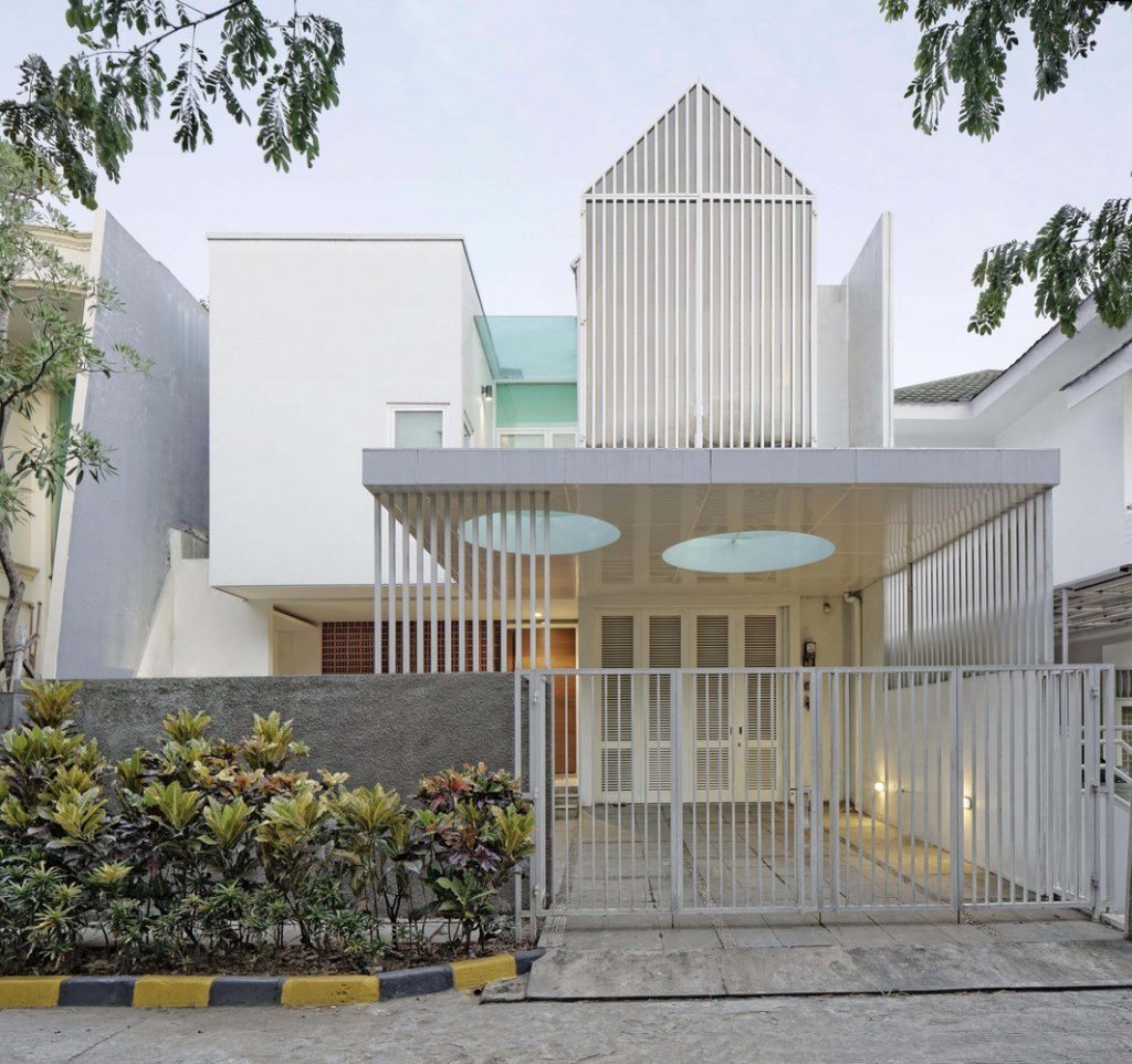 Sunter Metro Residence / Atelier Cosmas Gozali