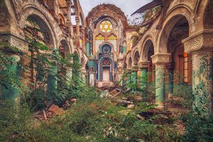 Perfect Shots of Abandoned Locations