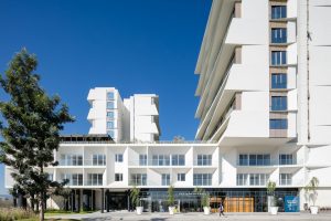 La Toscana Residential Building / AE Arquitectos