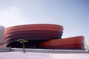 Ron Arad, спроектировал здание музея Design Museum Holon в Израиле