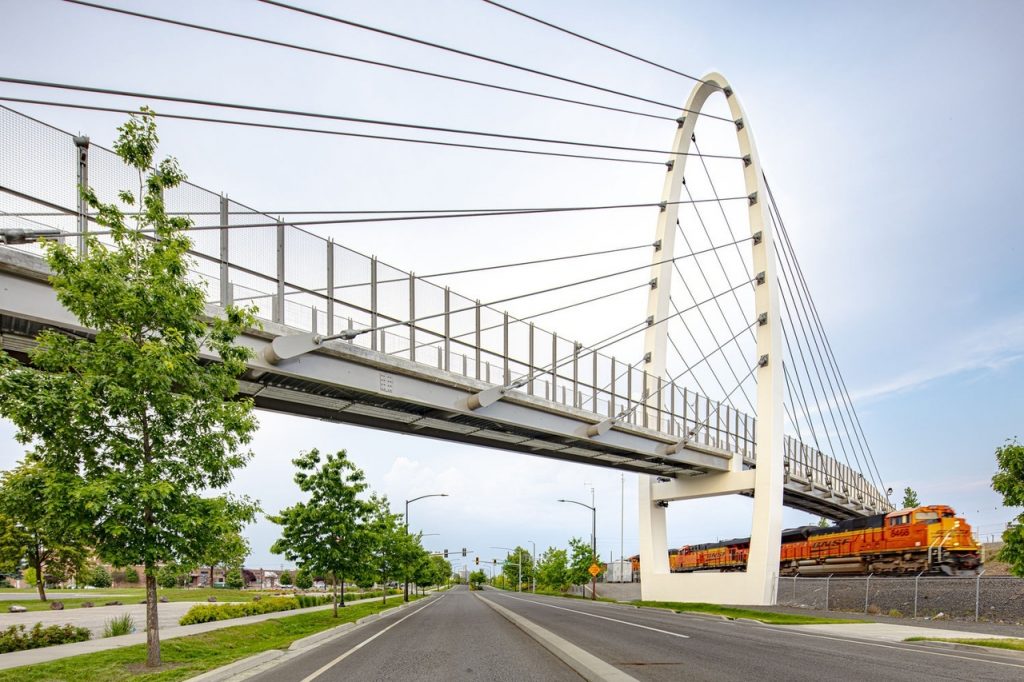 University District Gateway Bridge / LMN Architects