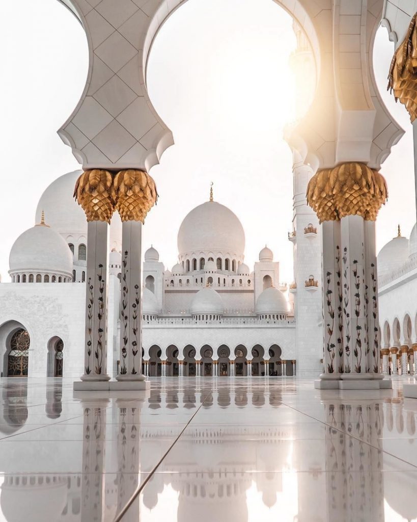 Sheikh Zayed Grand Mosque in Abu Dhabi