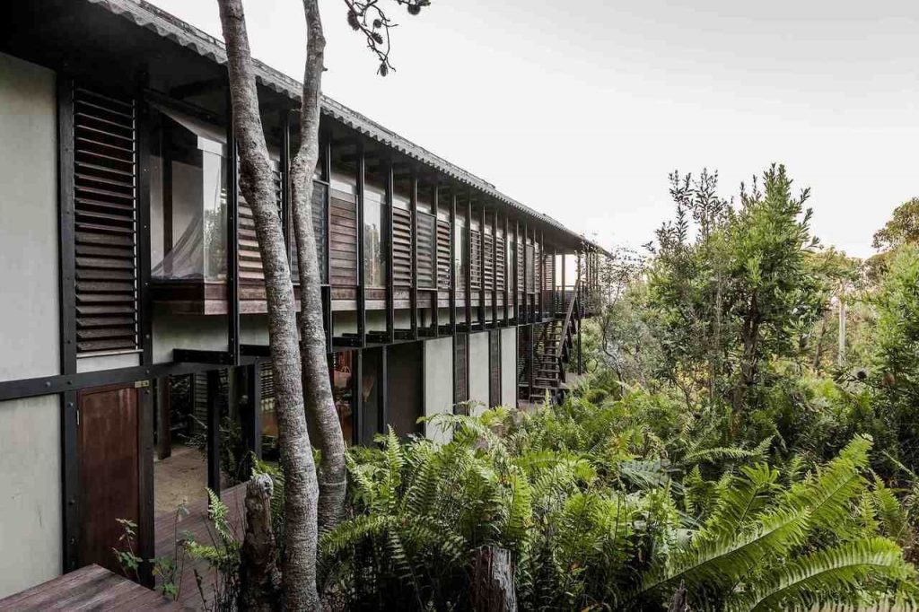 Andresen and O'Gorman, Mooloomba House, North Stradbroke Island
