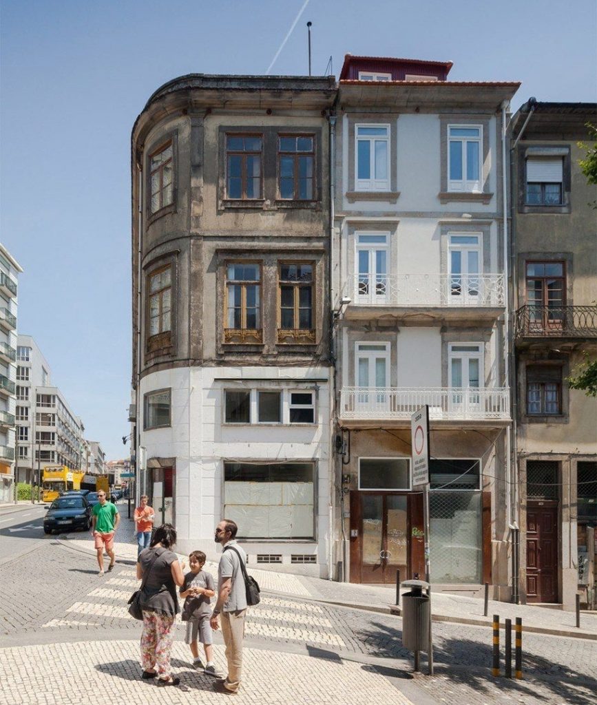 Porto townhouse by Pedro Ferreira