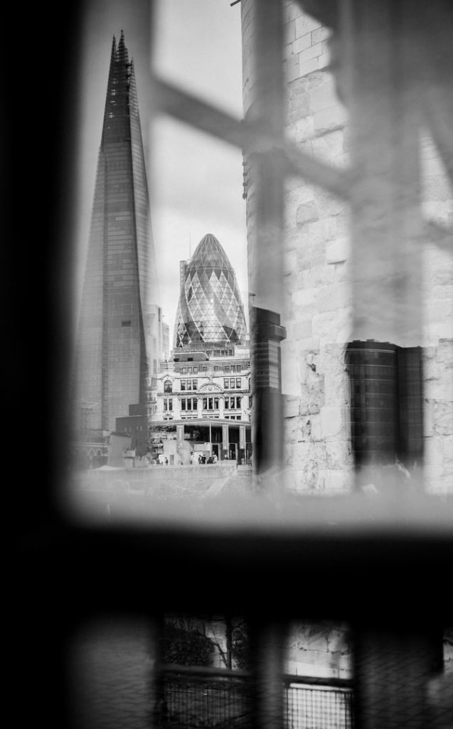 London Architecture in Black