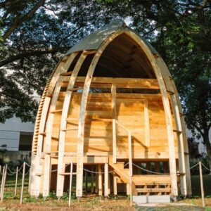 Architecture grad makes affordable prefab homes from Hawaii's invasive trees
