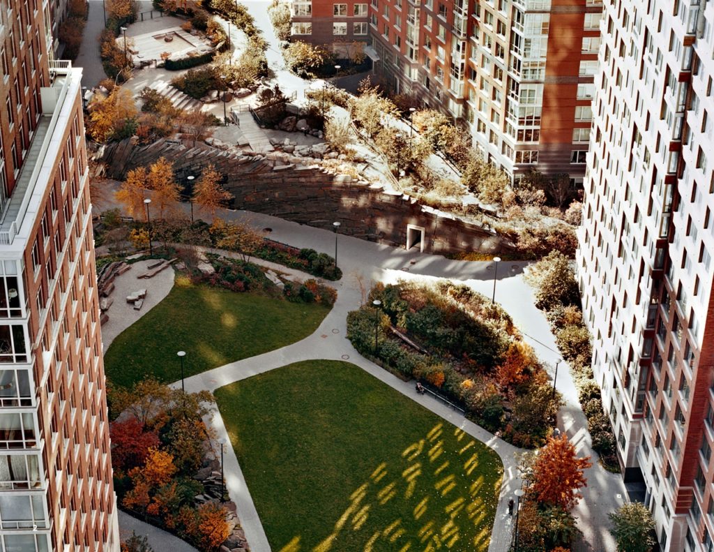 Teardrop Park by Michael Van Valkenburg Landscape Architects