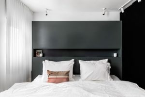 Стильная минималистичная квартира в Израиле для молодой семьи и собаки || 02