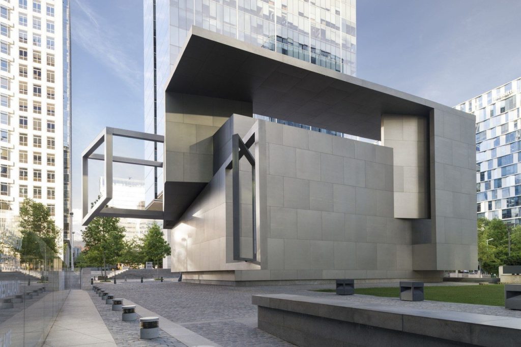 CorpArtes Theater and Cultural Center / Renzo Zecchetto Architects