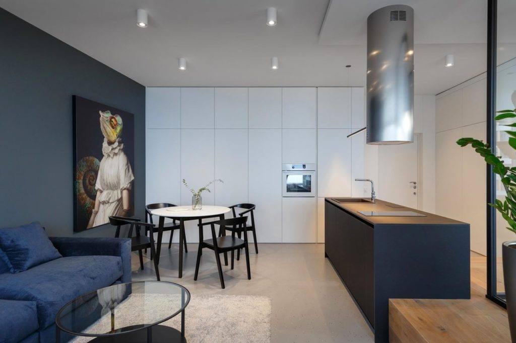 Спальня за стеклом в квартире от SVOYA studio