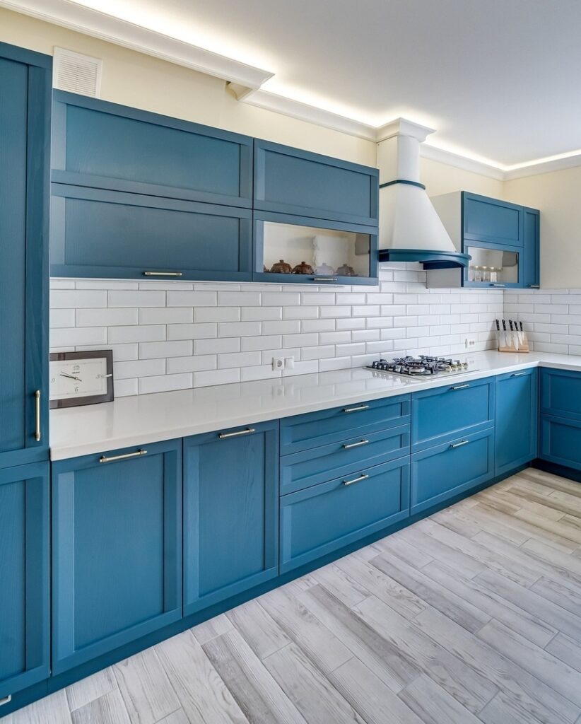 Великолепная кухня в загородном доме