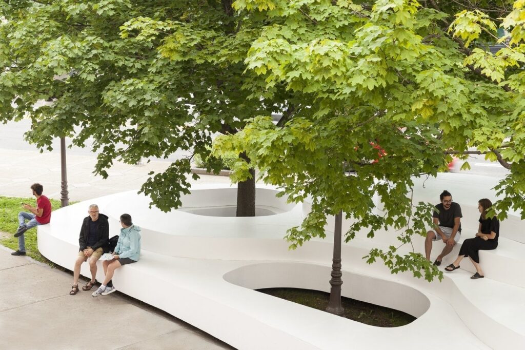Le Banc de Neige by Atelier Pierre Thibault