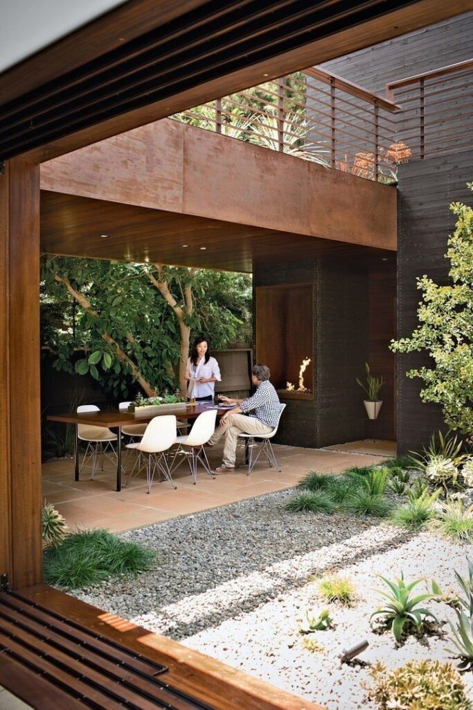 A house by Sebastian Mariscal Venice,