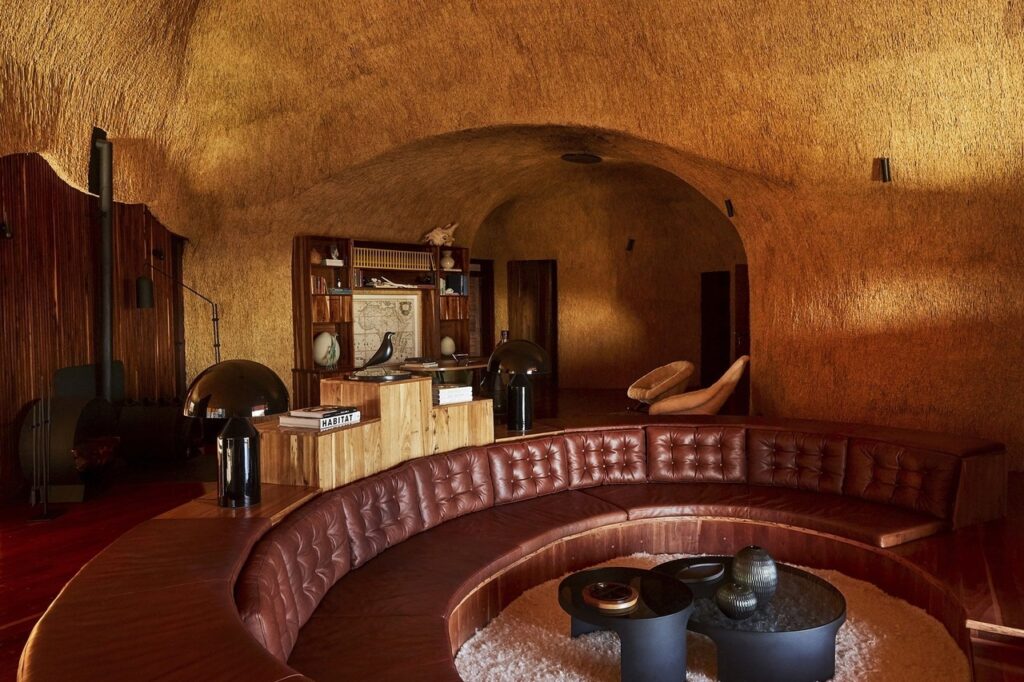 Porky Hefer Finds Inspiration in Bird Nests for his Immersive Desert Retreat in Namibia || 02