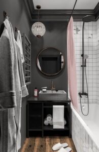 Правильно подобранные отделочные и дизайнерские приемы позволят превратить даже маленькую ванную комнату в оазис спокойствия, который будет восприниматься достаточно просторным.