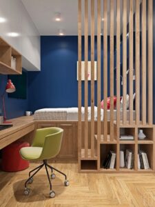 Шестигранники, светлая древесная текстура и майская зелень 