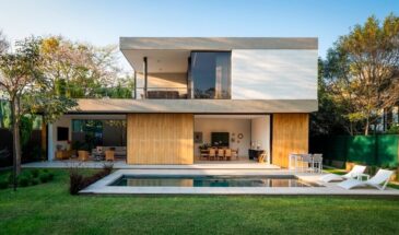 Casa Pivote / Elástica Studio