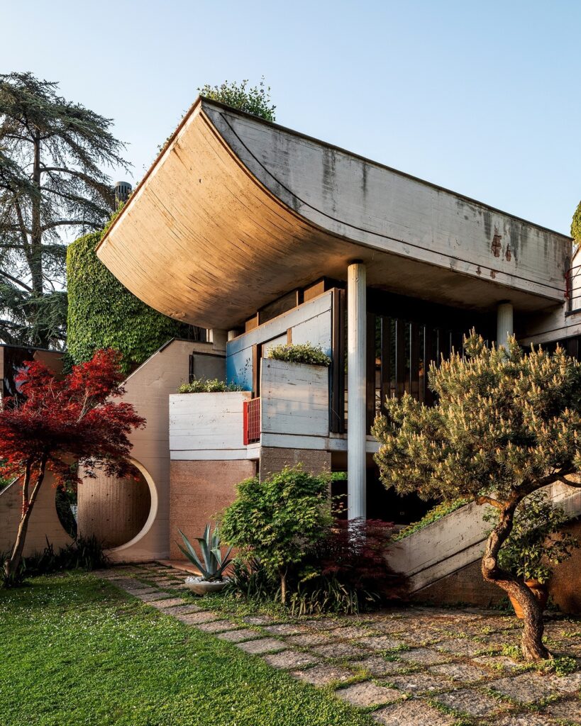 Villa Caffetto, by architect Fausto Bontempi, 1972. Calcinato, Italy.