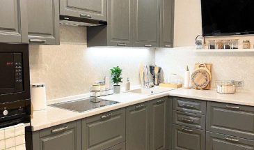 Хранение на кухне под мойкой