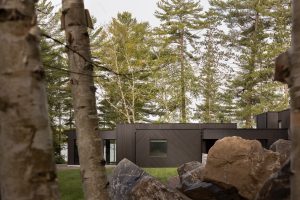 Manitouwaba Lake House / Daymark