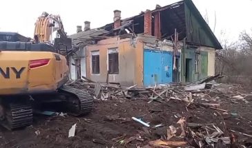 Аварийный жилой барак демонтируют в Кашире