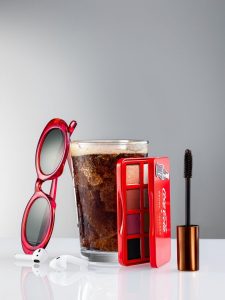Coca-Cola выпустила лимитированную коллекцию косметики
