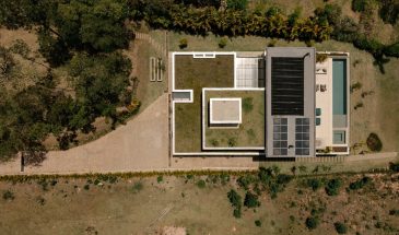 JL Dam House / Garbin Arquitetos