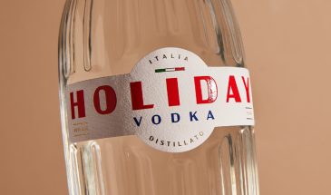 Агентство Kingdom & Sparrow разработало дизайн упаковки для «отпускной» водки с итальянской атмосферой под названием Holiday