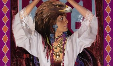 Художница Симона Рущева (Simona Ruscheva) вдохновляется традиционными нарядами своих болгарских предков и рисует женщин в сверкающих нарядах, богато украшенных головных уборах и многослойных платьях.