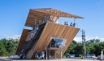 Tottori Takahama — одновременно кафе, смотровая площадка и арт-объект, расположенный в префектуре Тоттори, Япония.