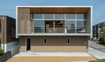 The House That Creates a View / studioSHUWARI Inc.
