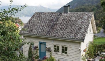 Сюннове их Норвегии провела детство в доме своей бабушки. Несколько лет назад она решила вернуться в родные места и поселиться в пустующем домике на ферме.