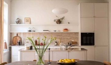 Невероятно красивая кухня-гостиная в теплых оттенках