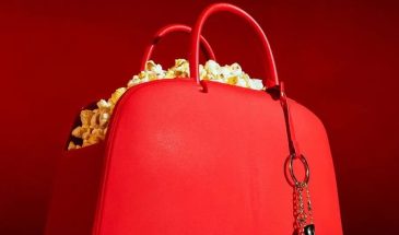 К премьере фильма «Дьявол носит Prada 2» создали сумку для попкорна