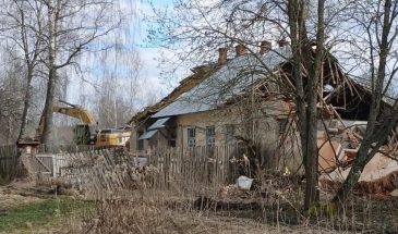 В Волоколамске демонтируют аварийный жилой дом