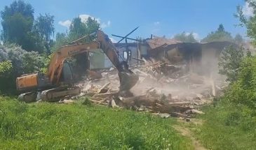 В городском округе Воскресенск сносят аварийный жилой дом