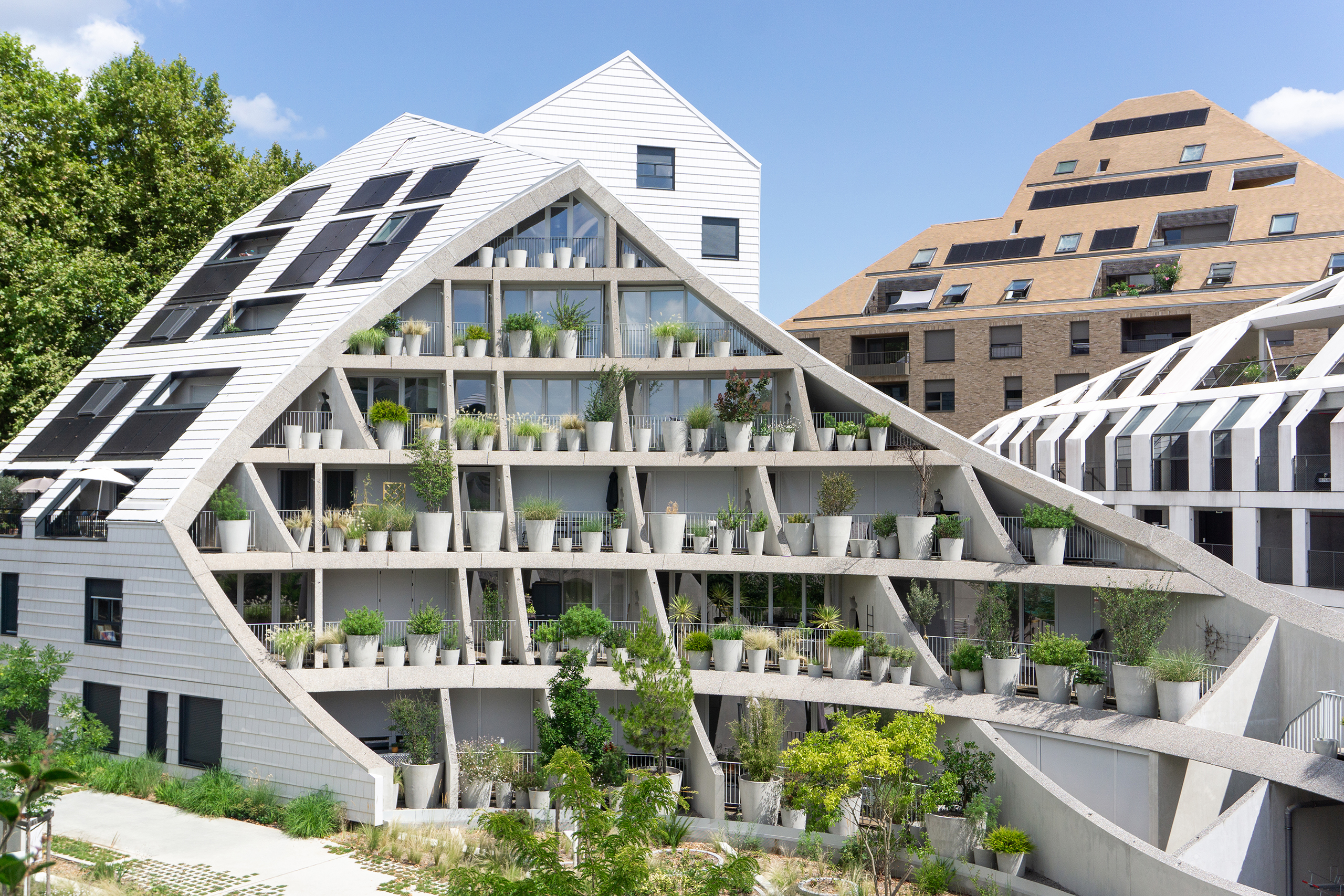 La Vallée Verte в Бордо — уличный фасад, облицованный плиткой (Paul Lefevre / MVRDV)