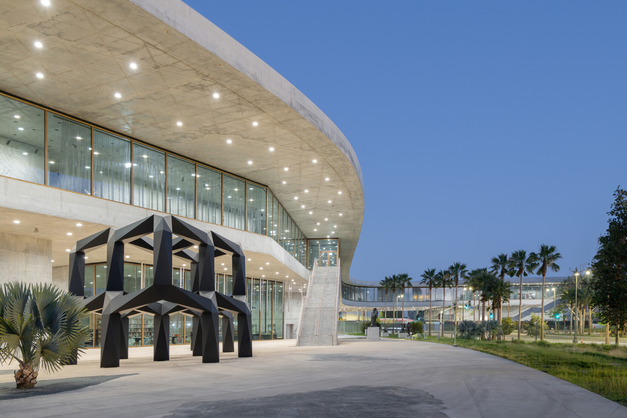 David Geffen Galleries, LACMA, Петер Цумтор
