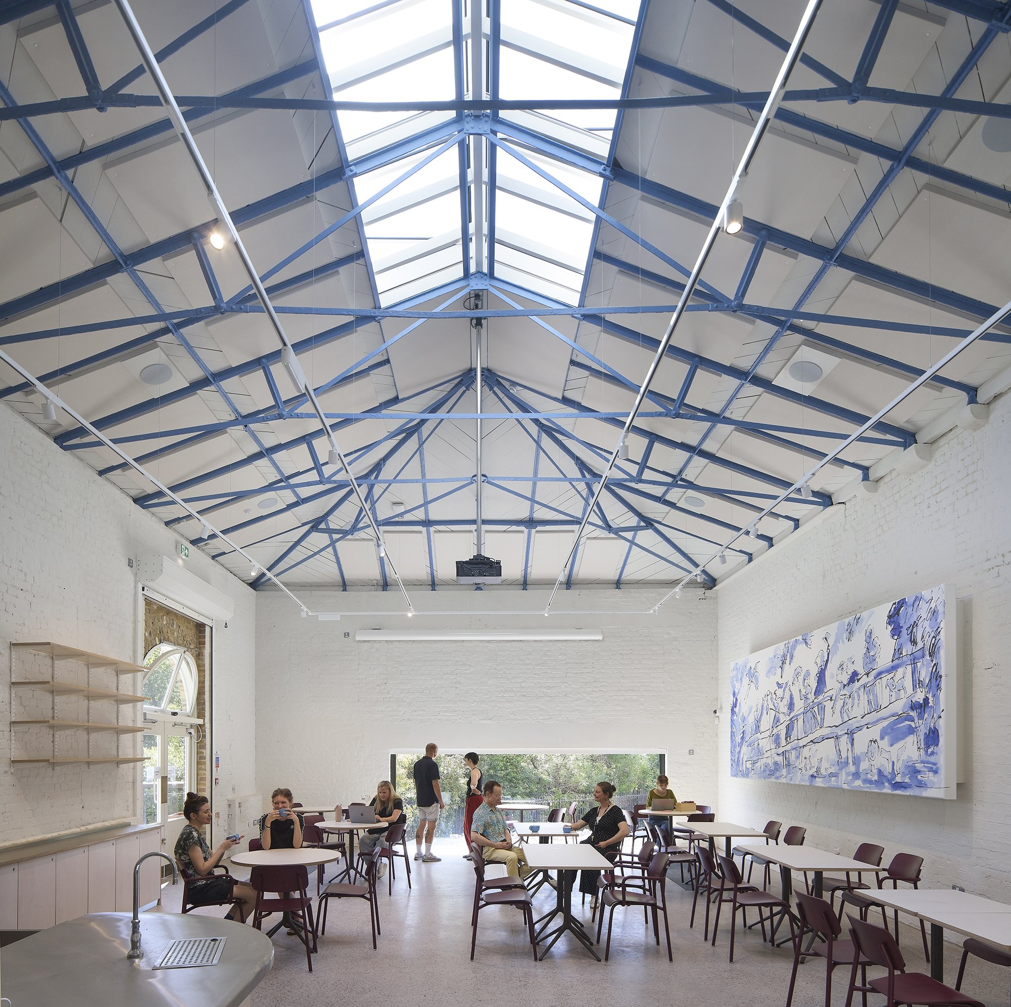 Интерьер Центра иллюстрации Квентина Блейка (Tim Ronalds Architects / Hufton + Crow)