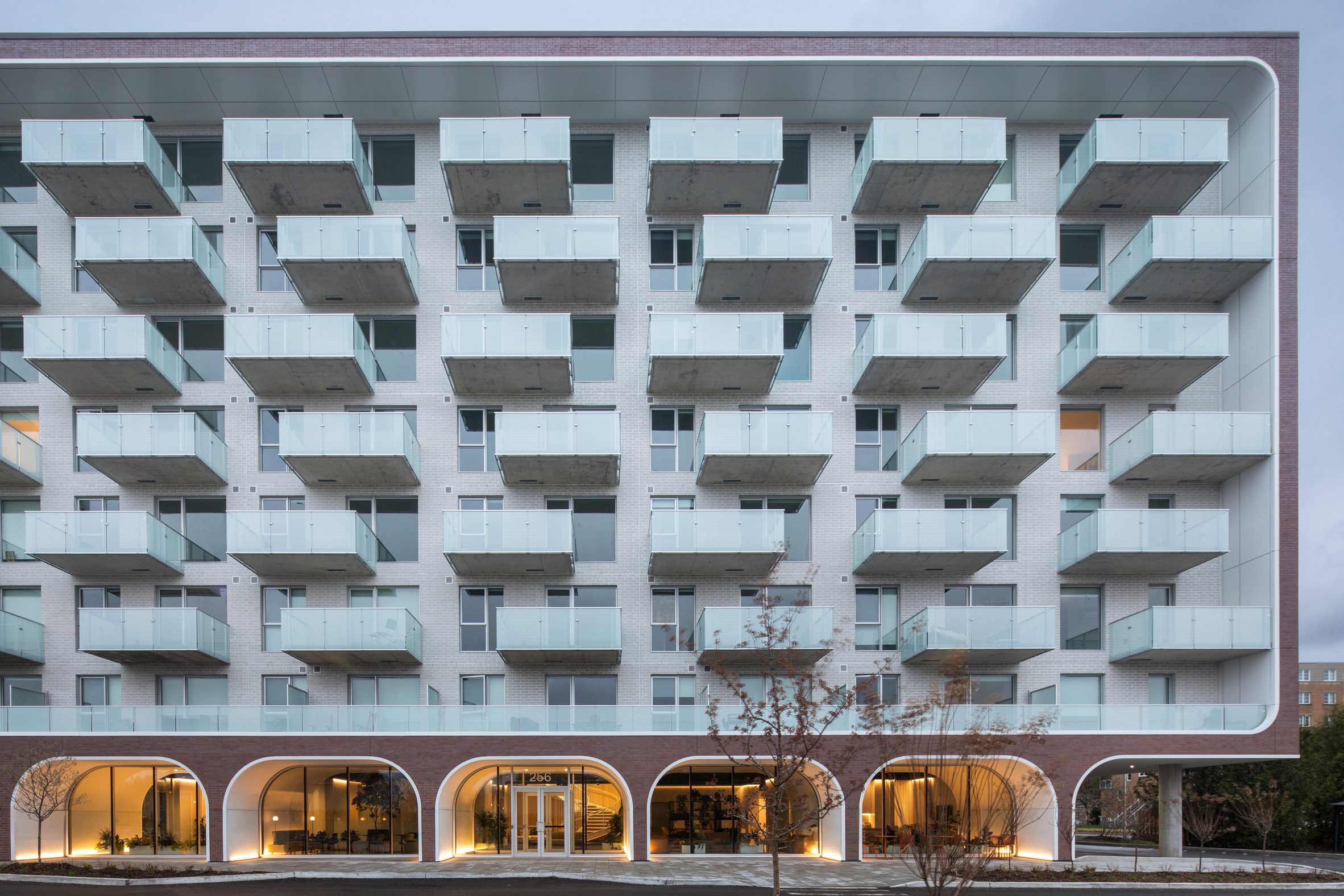 Жилой дом Mellem Manoir-des-Trembles в Гатино, проект ACDF Architecture