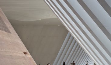 3XN, B+H и Zhubo Design завершили в Шэньчжэне Музей естественной истории в форме гранитного рельефа
