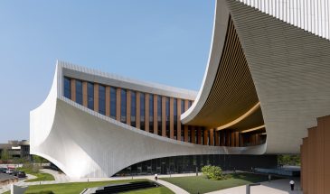 Zaha Hadid Architects открыла в Дунгуане Центр выставок и представлений Songshan Lake