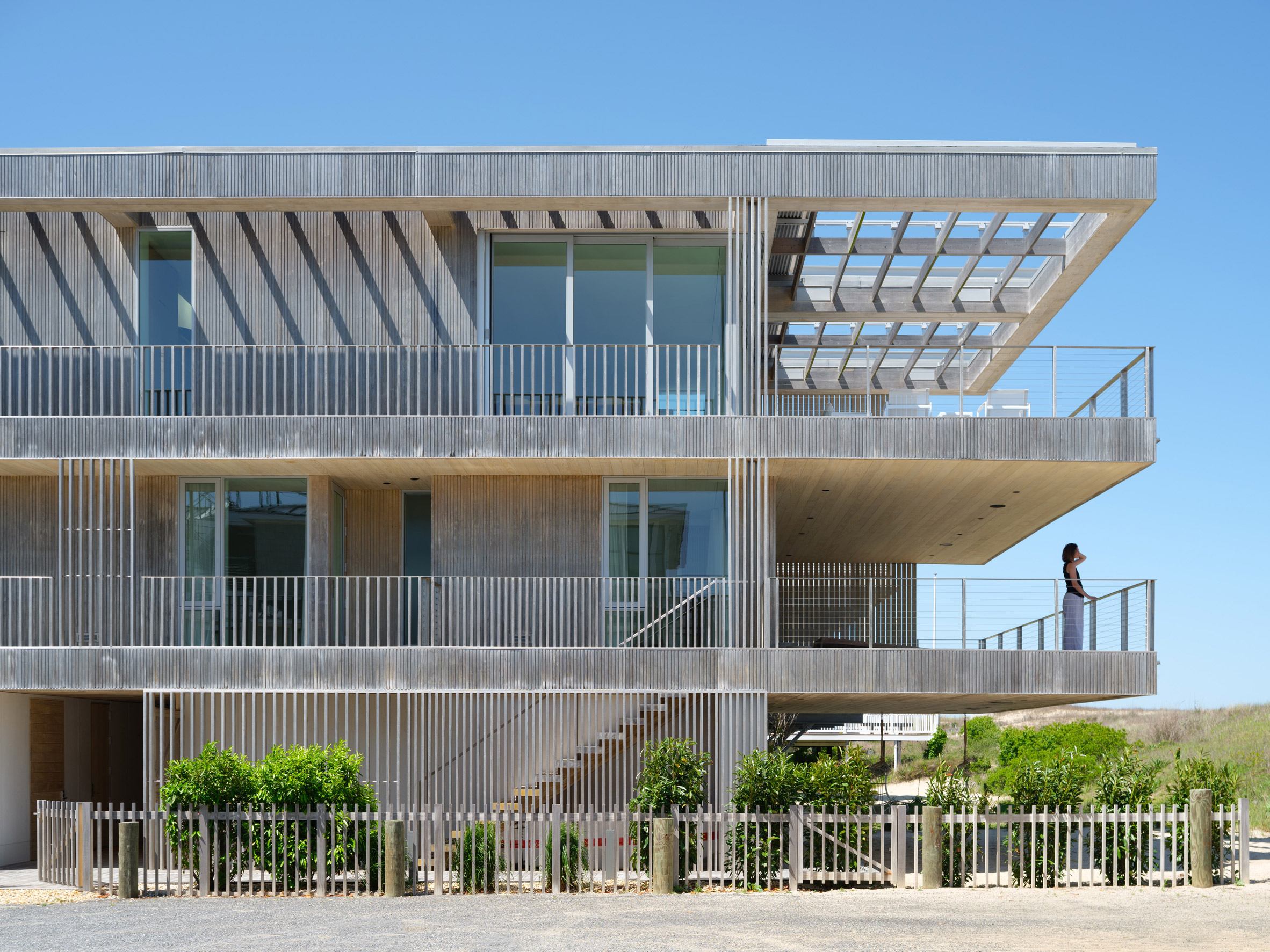 Ziger Snead построили паводкоустойчивый Dune House на острове в Делавэре