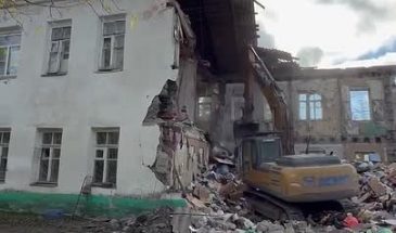 В Сергиево-Посадском городском округе сносят аварийный жилой дом